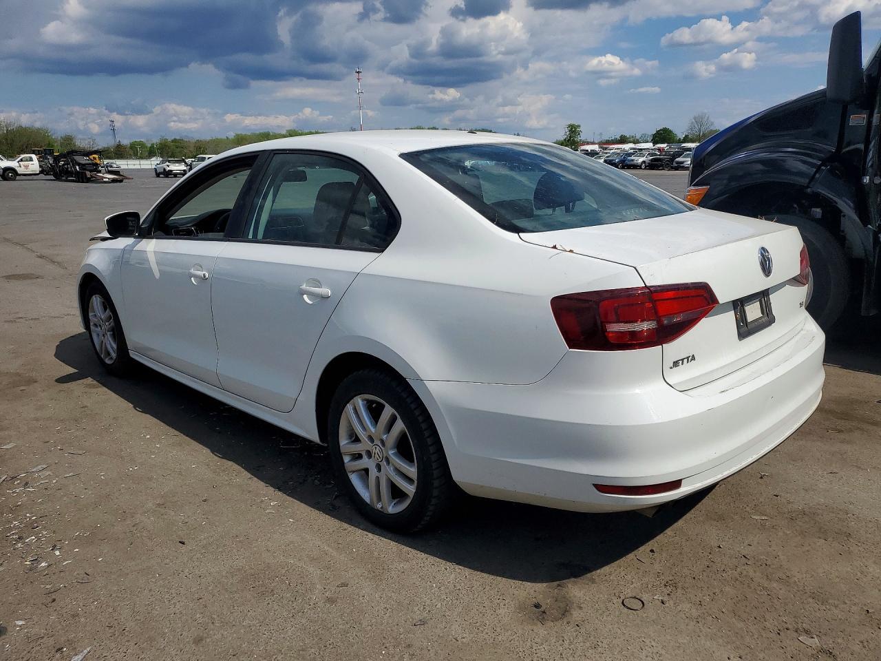 2018 Volkswagen Jetta S - Фото 2