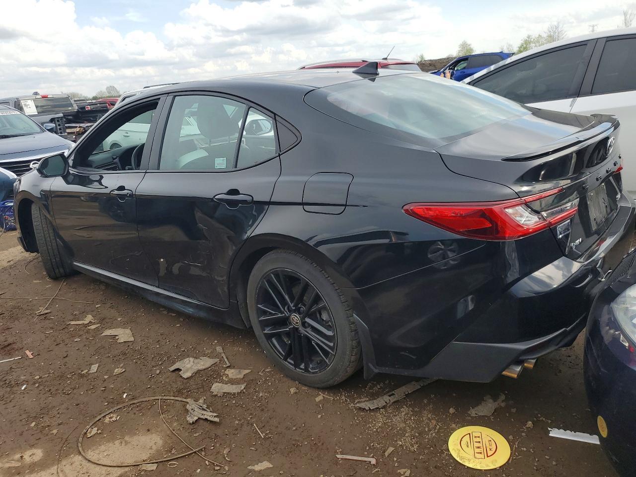 2025 Toyota Camry Se - Фото 2