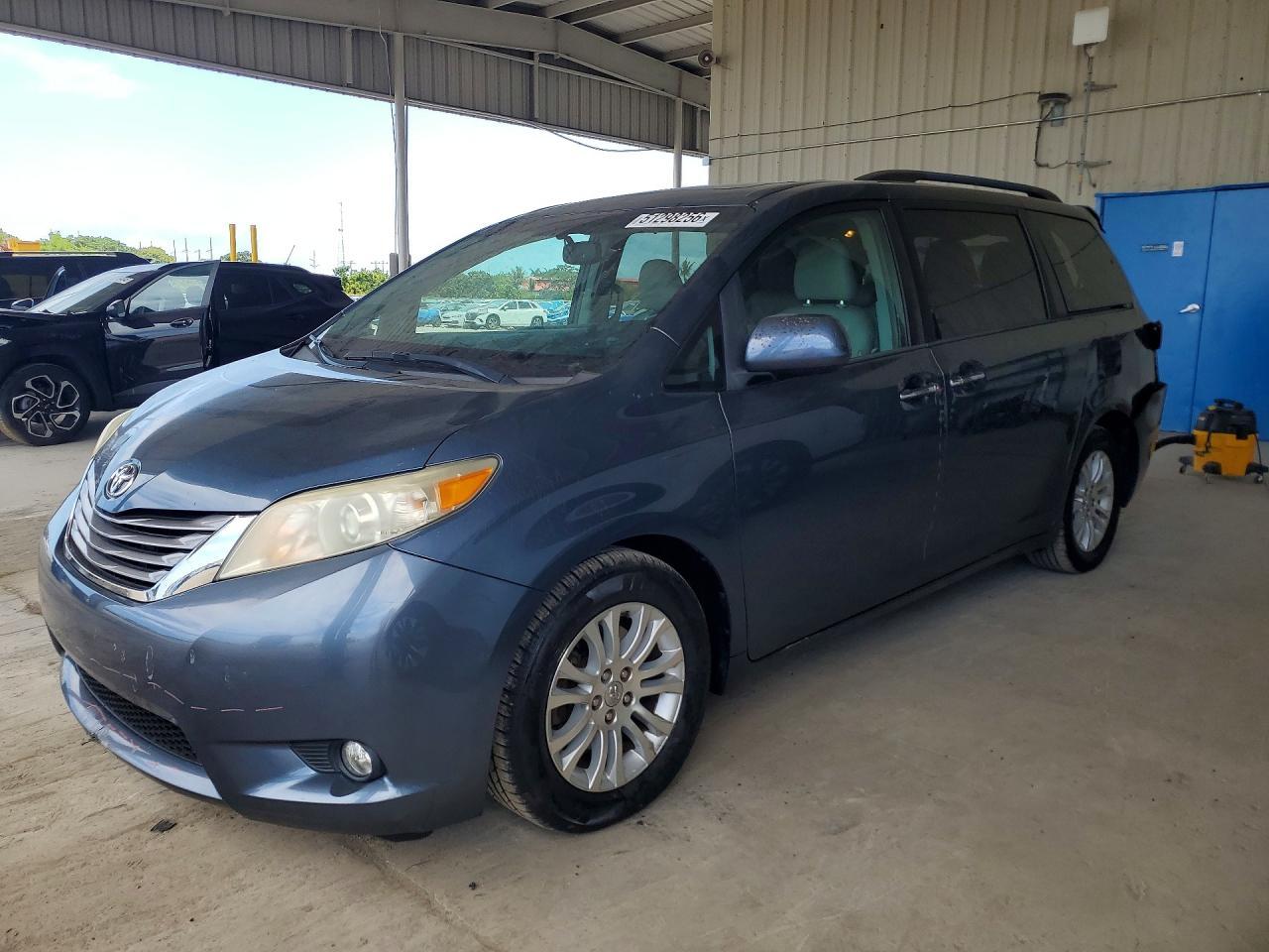 2017 Toyota Sienna Xle 8-Passenger