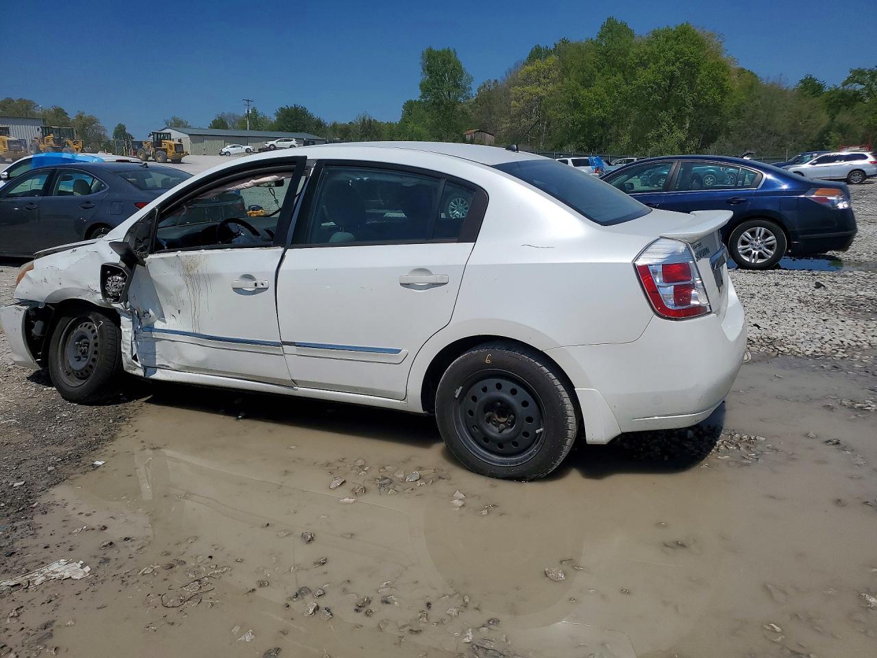 2011 Nissan Sentra 2.0 - Фото 2