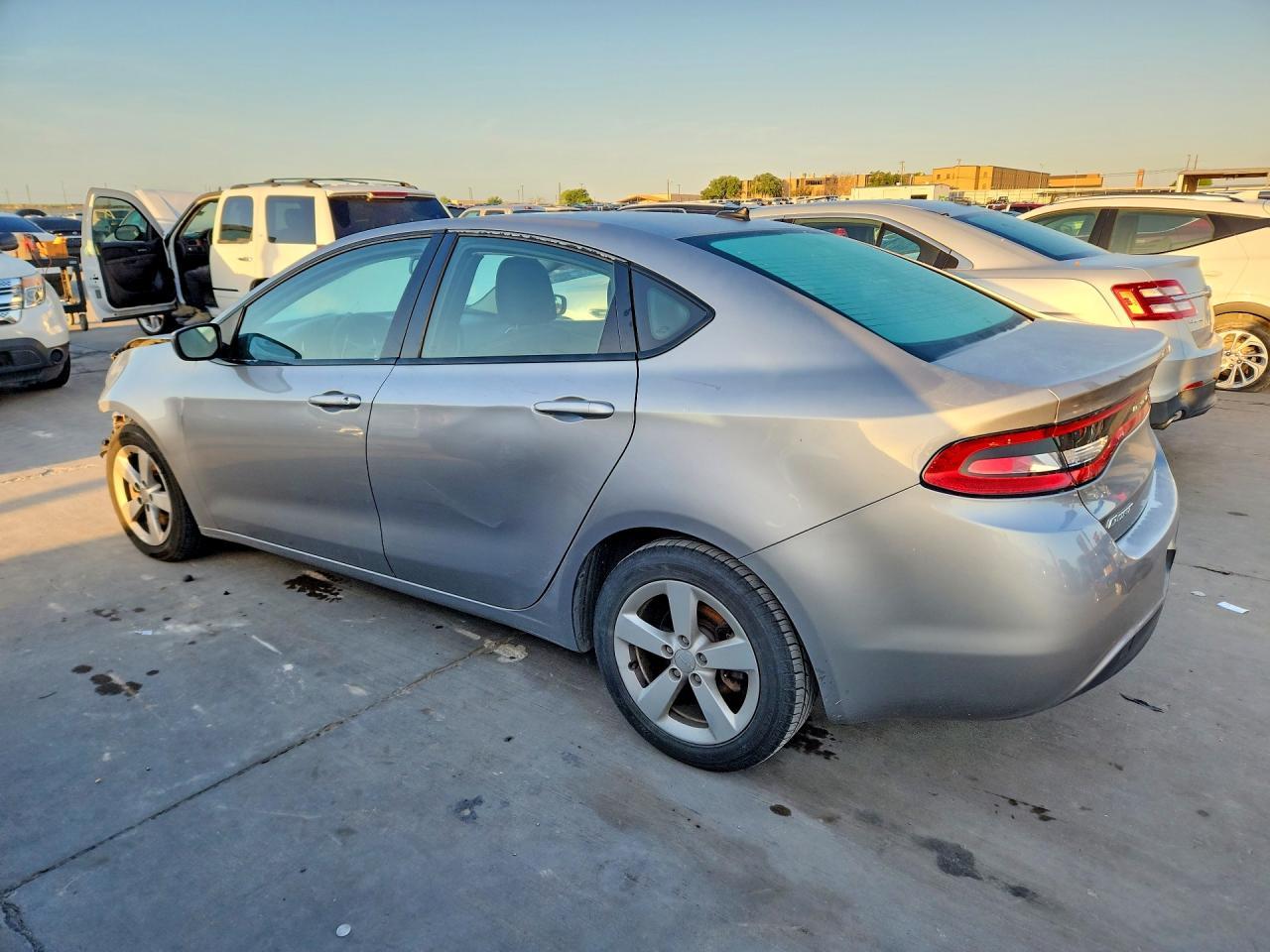 2016 Dodge Dart Sxt - Фото 2