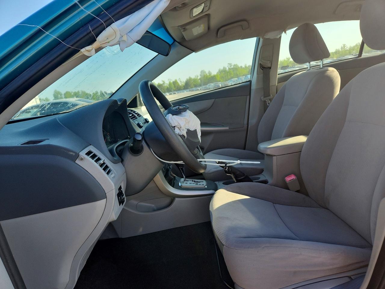 2010 Toyota Corolla Le - Image 7