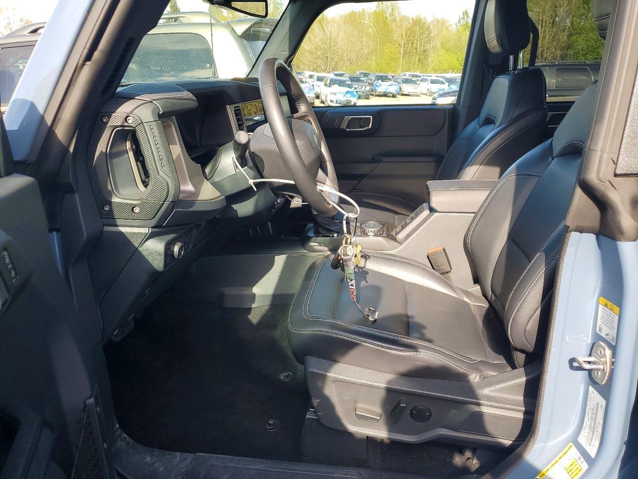2025 Ford Bronco Outer Banks - Image 7