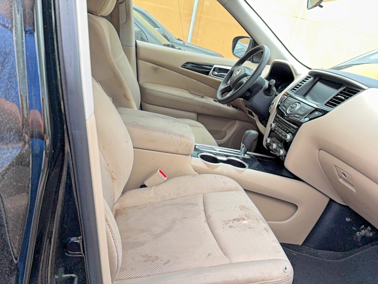 2017 Nissan Pathfinder S - Image 5