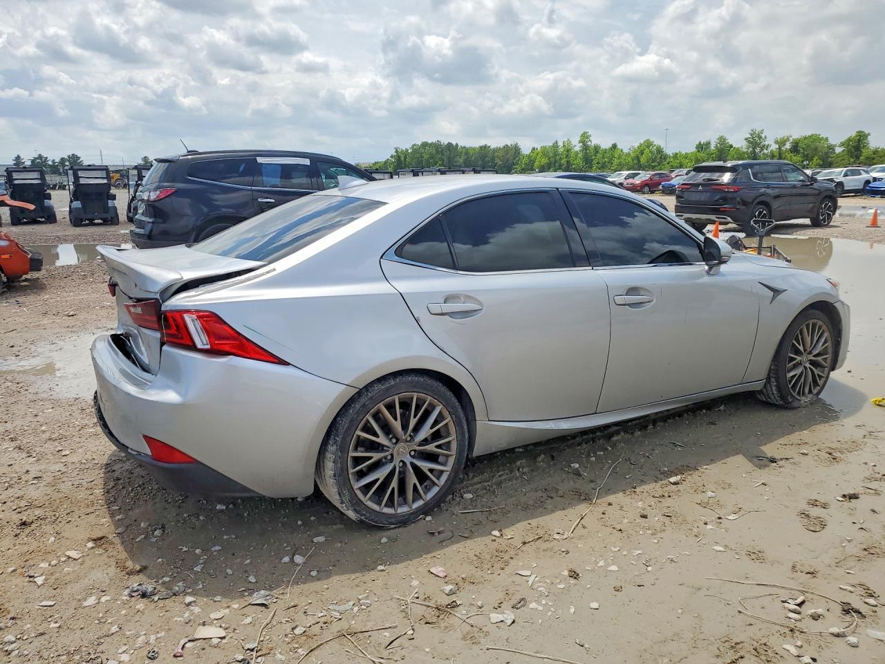 2016 Lexus Is 200T - Фото 3