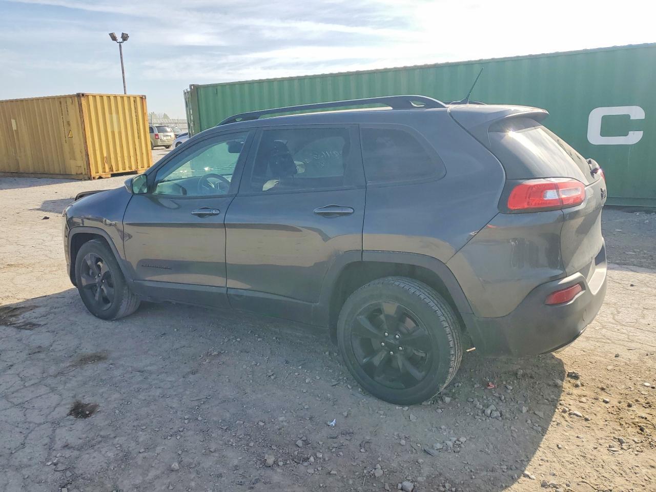 2015 Jeep Cherokee Latitude - Image 2