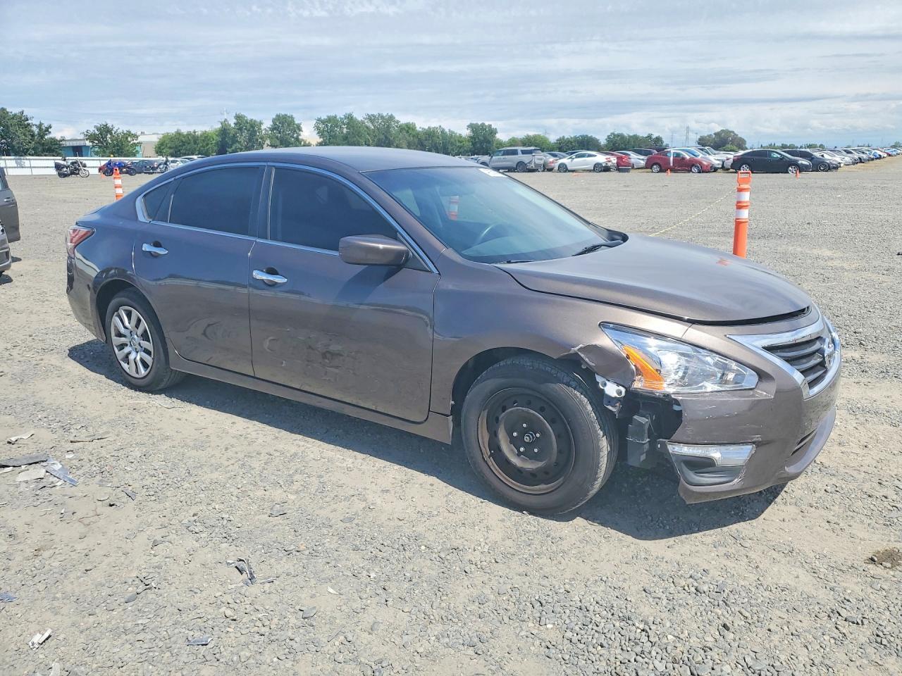 2015 Nissan Altima 2.5 S - Image 4