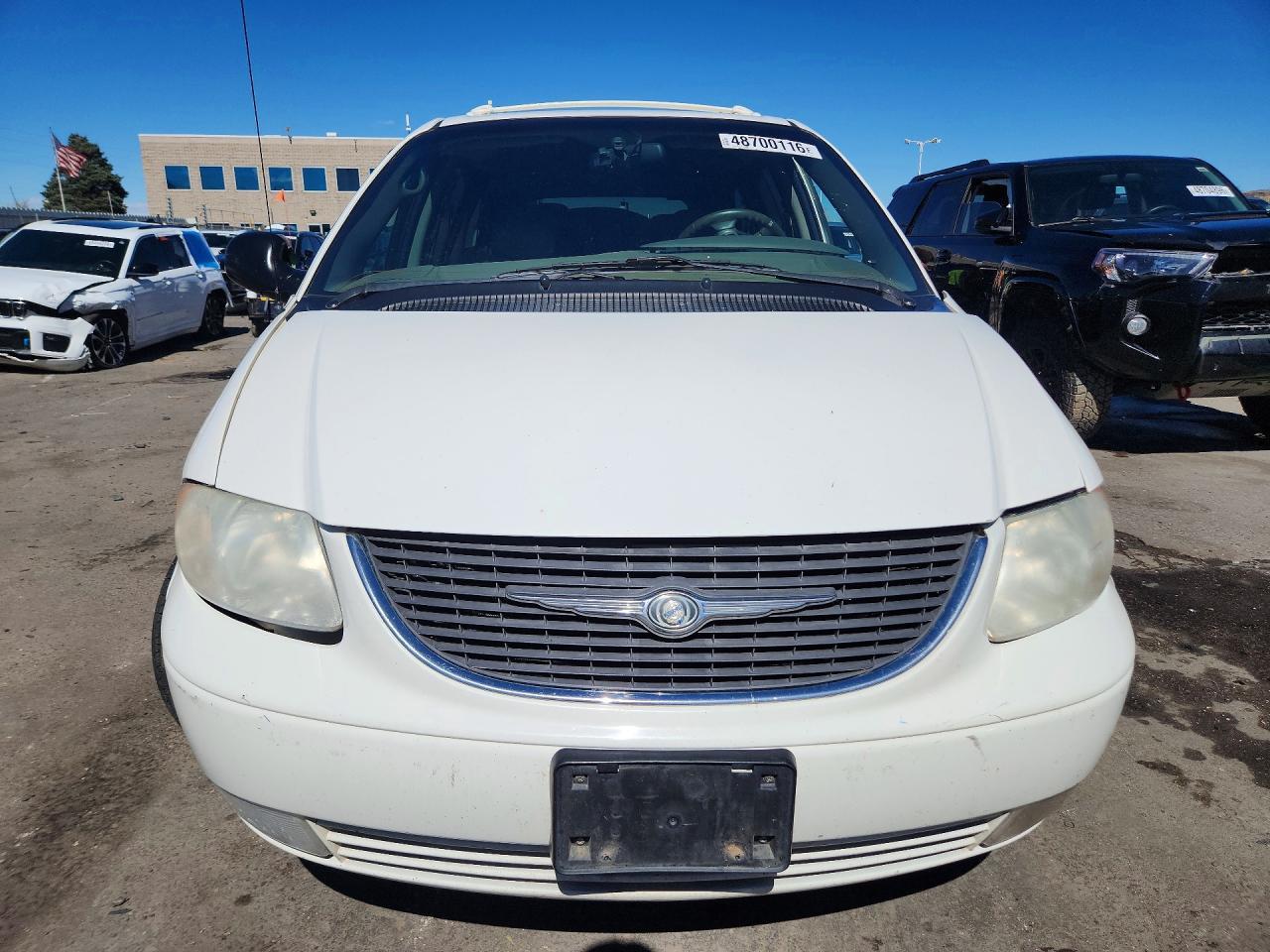 2003 Chrysler Town & Country Limited - Image 5