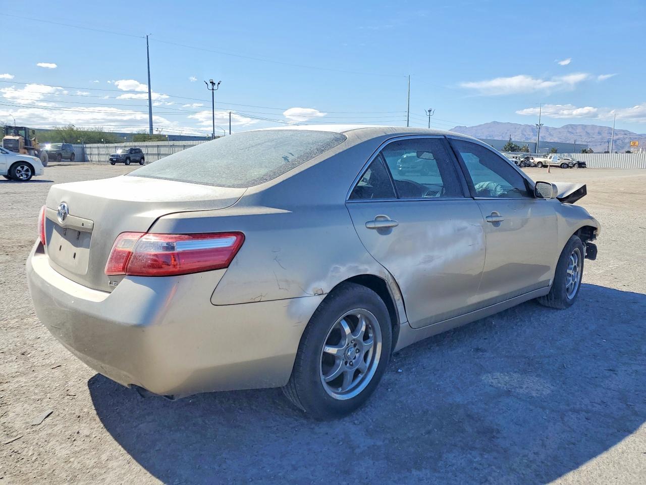 2007 Toyota Camry Le - Image 3