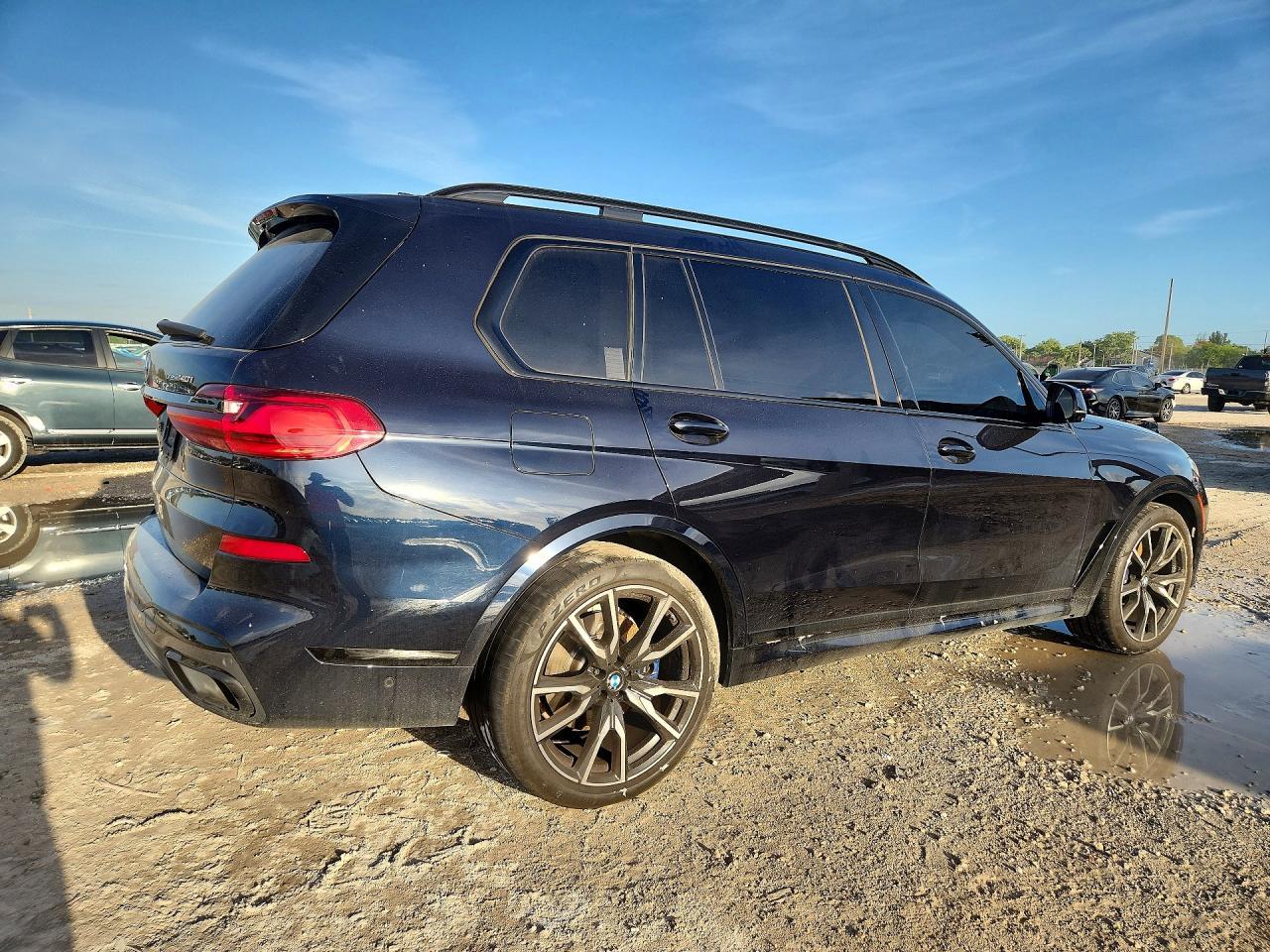 2022 BMW X7 xDrive40I - Фото 3