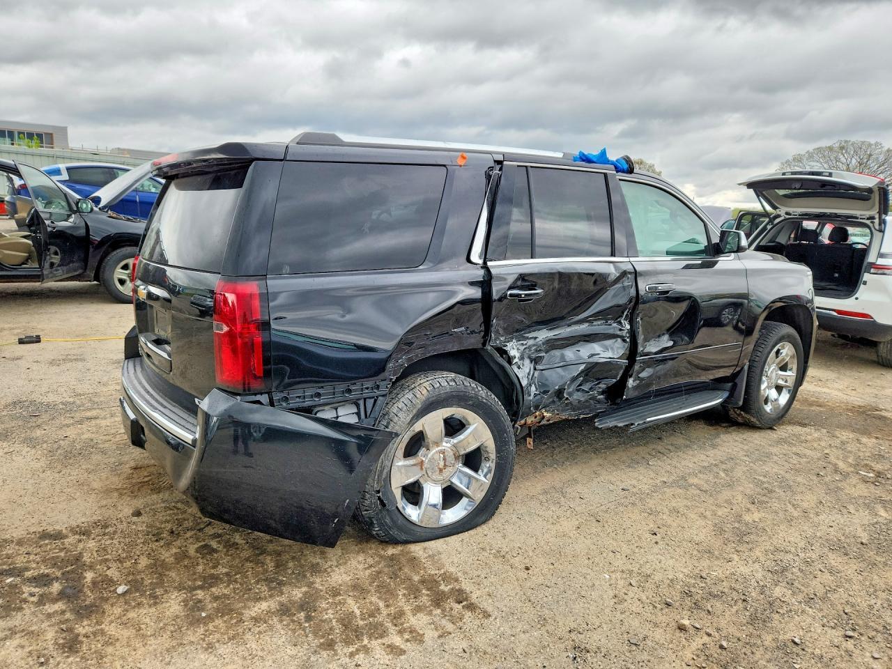 2017 Chevrolet Tahoe K1500 Premier - Image 3