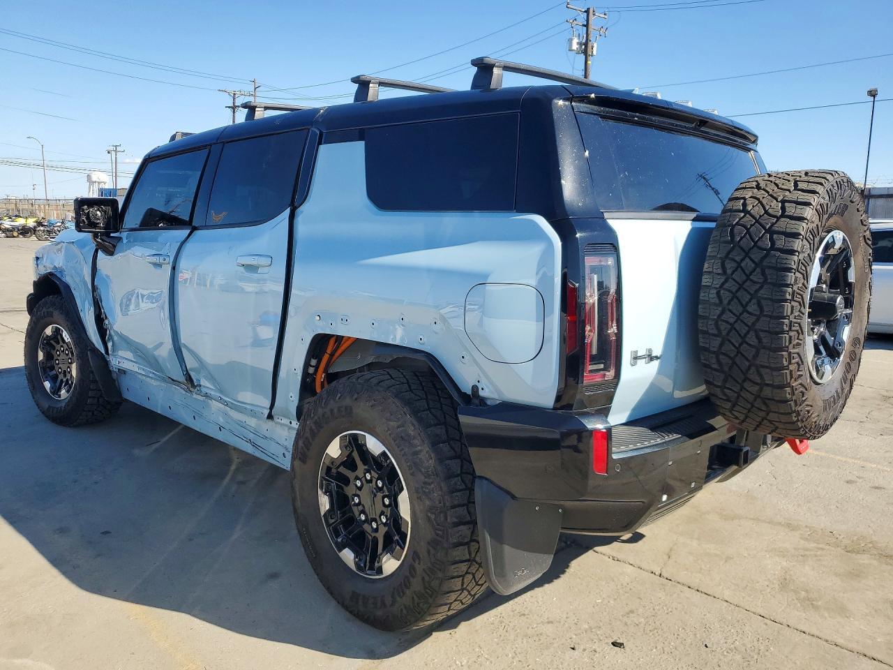 2024 GMC Hummer Suv 2X - Image 2