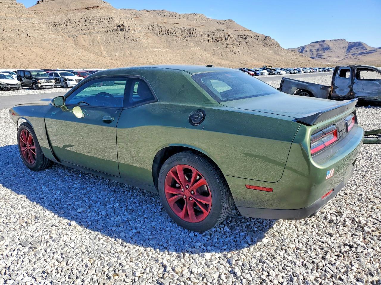 2022 Dodge Challenger Sxt - Фото 2