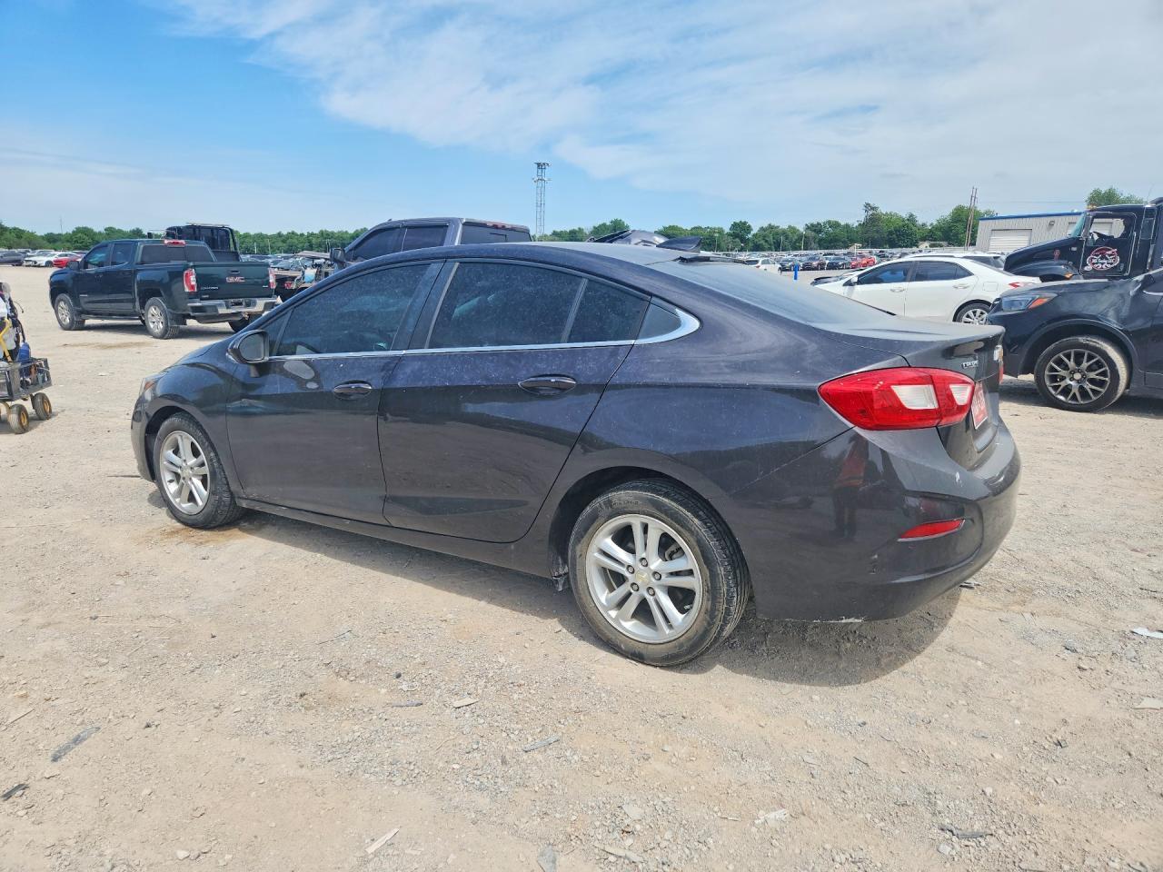 2016 Chevrolet Cruze Lt - Image 2
