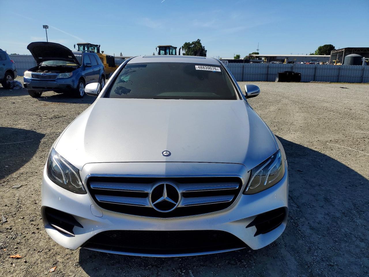 2017 Mercedes-Benz E 300 - Фото 5
