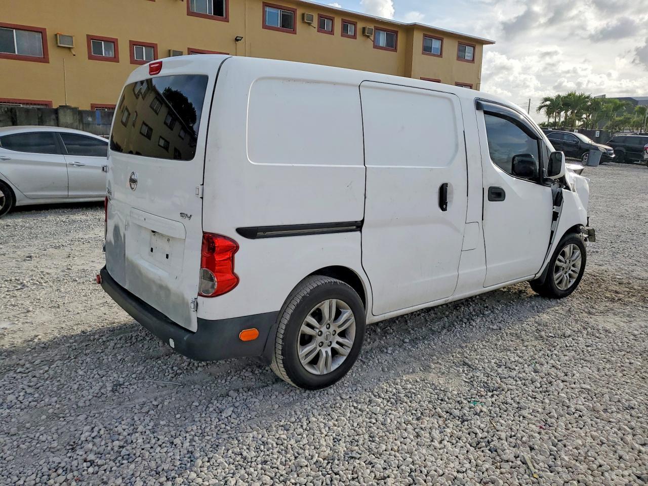 2017 Nissan Nv200 Sv - Image 3