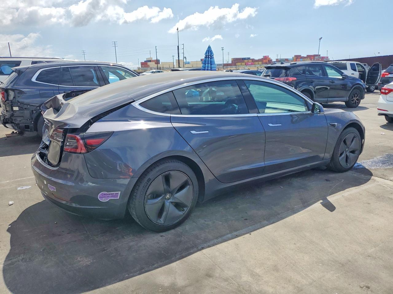 2019 Tesla Model 3 - Фото 3