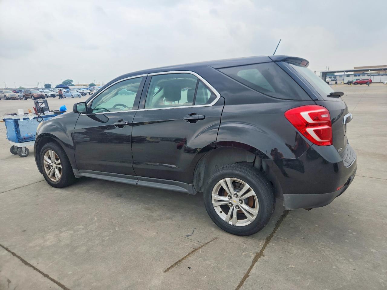 2017 Chevrolet Equinox Ls - Фото 2
