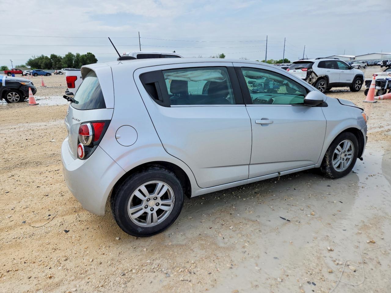 2016 Chevrolet Sonic Lt - Фото 3