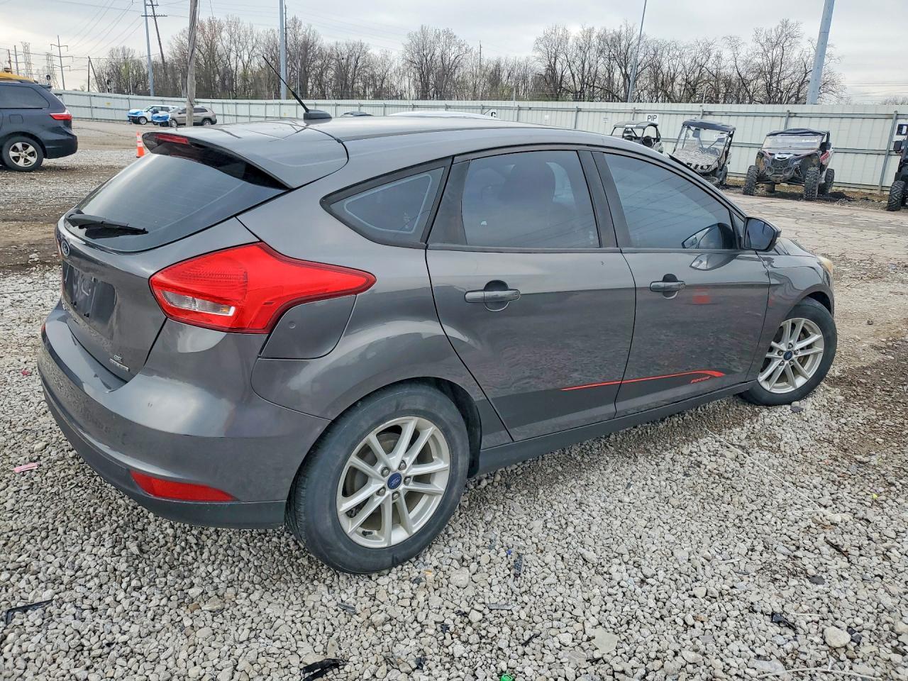 2015 Ford Focus Se - Фото 3