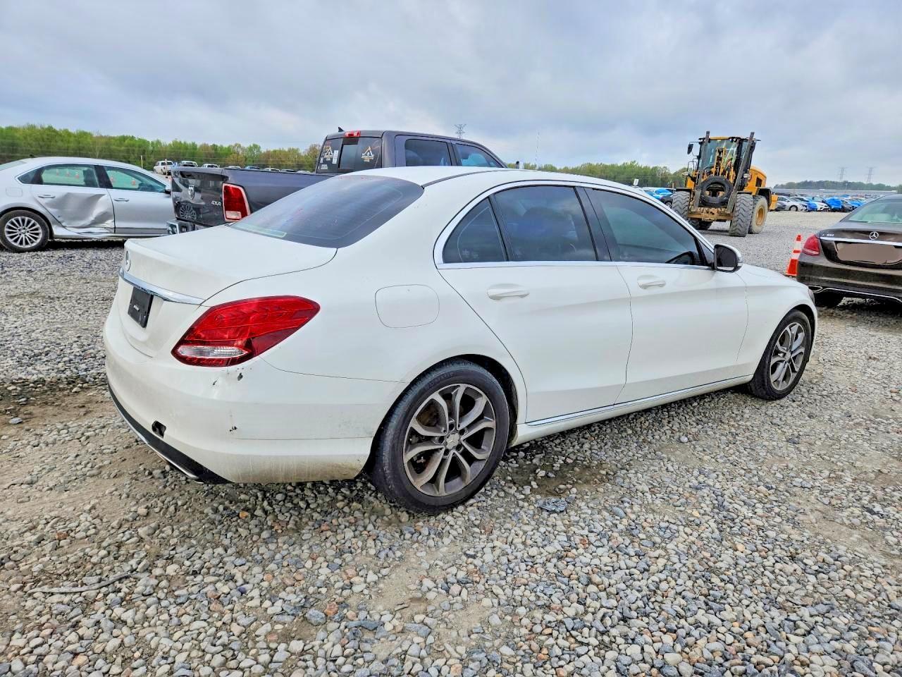 2016 Mercedes-Benz C 300 - Фото 3
