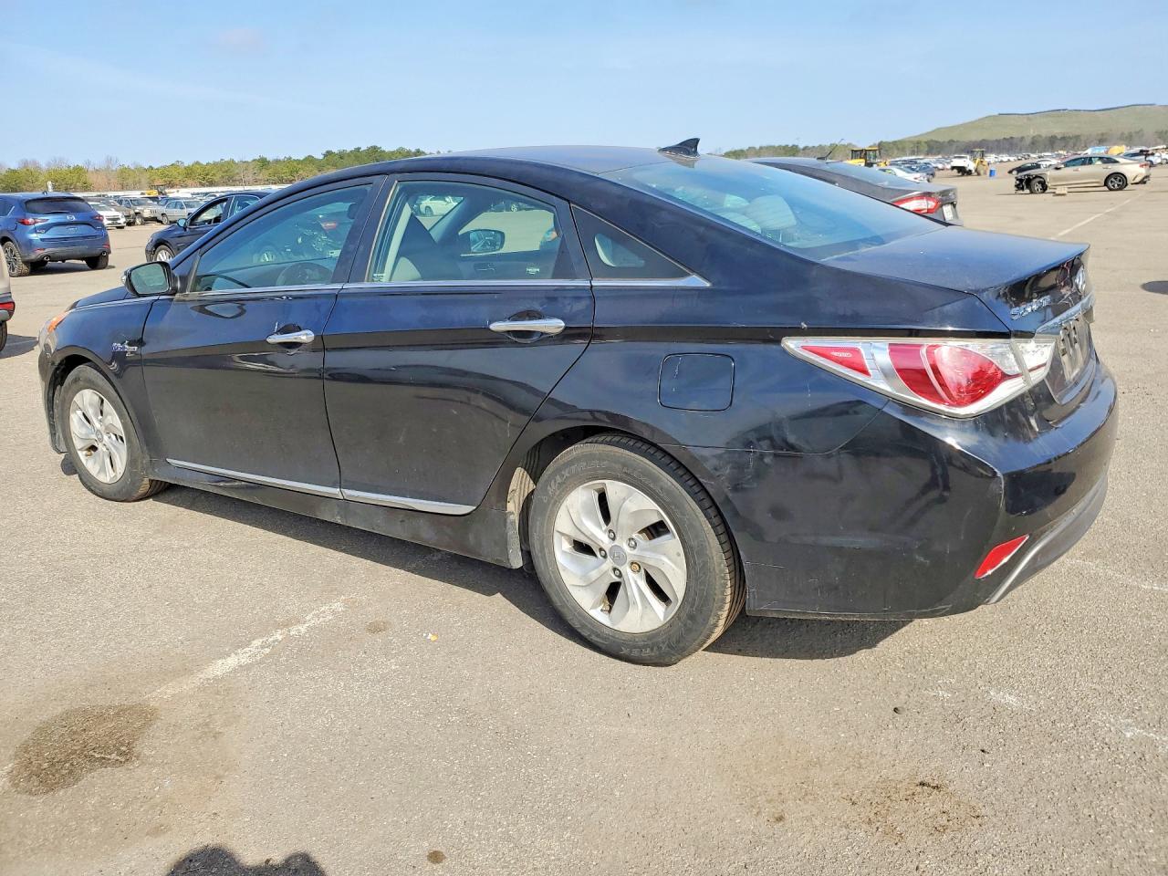 2015 Hyundai Sonata Hybrid Base - Фото 2
