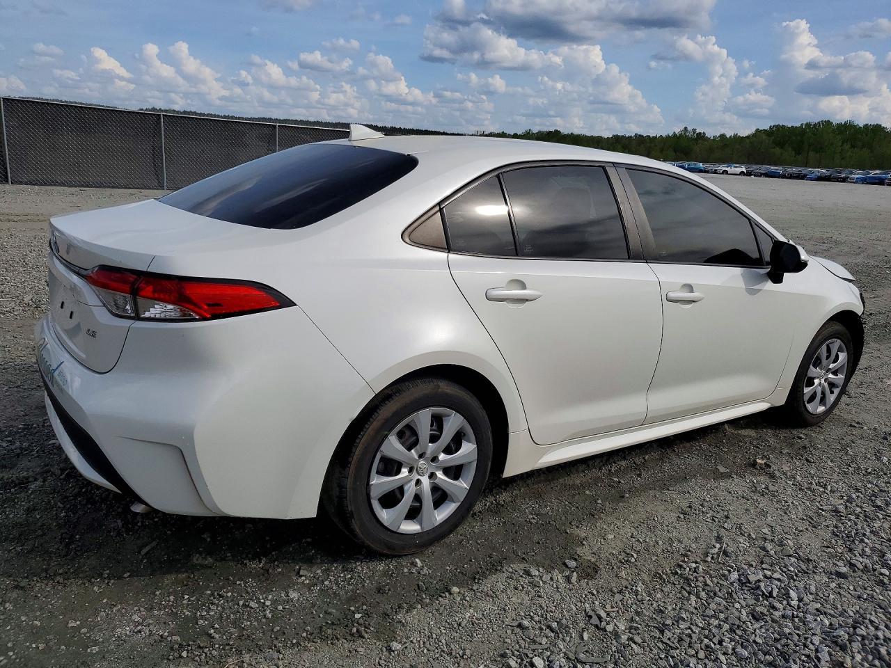 2020 Toyota Corolla Le - Image 3