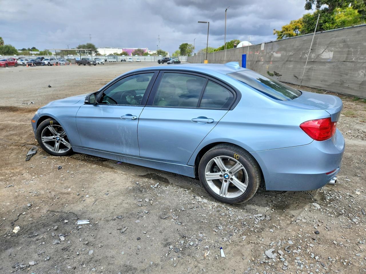 2013 BMW 328 I - Фото 2