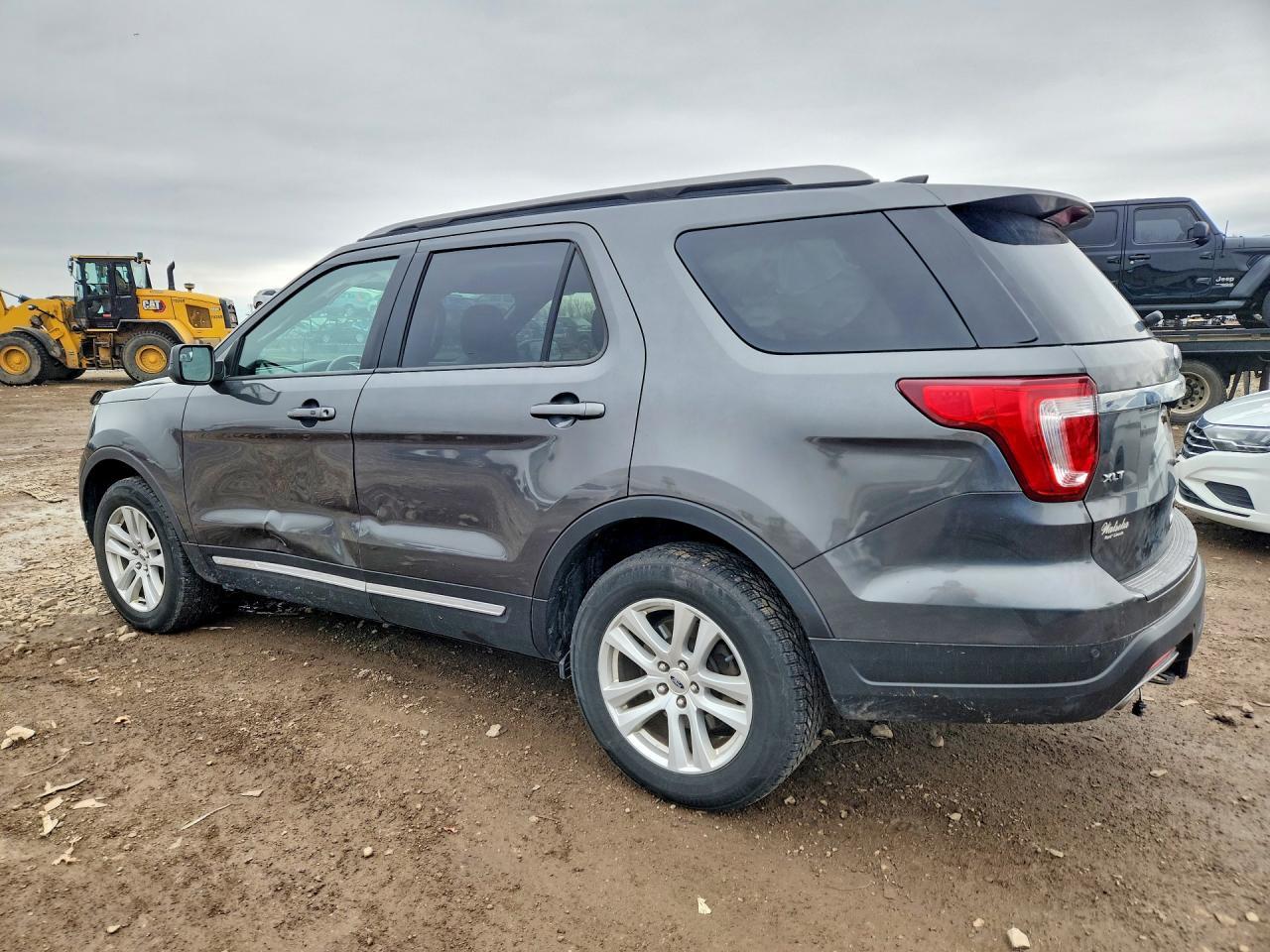 2018 Ford Explorer Xlt - Фото 2