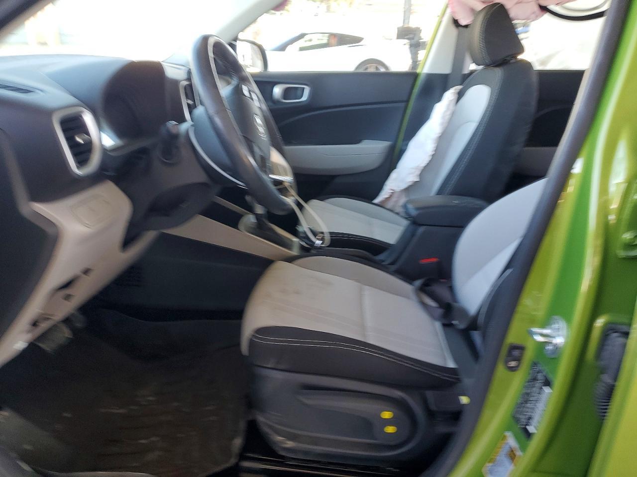 2023 Hyundai Venue Sel - Image 7