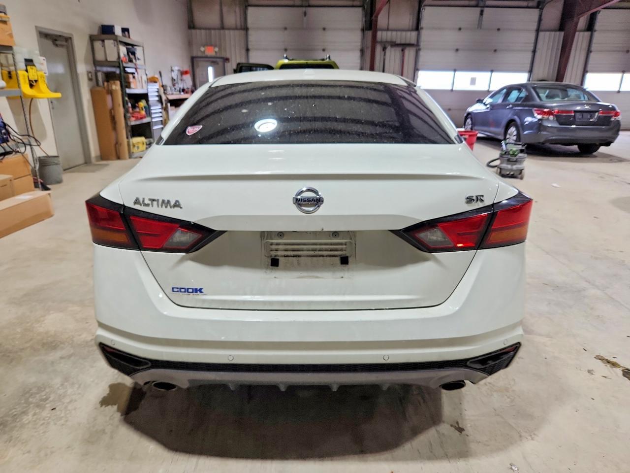 2022 Nissan Altima 2.5 Sr - Фото 6