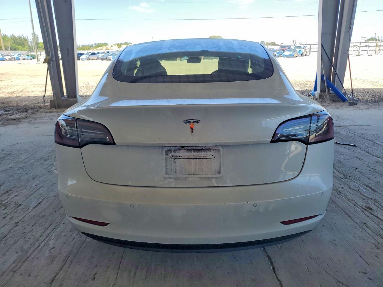 2021 Tesla Model 3 - Фото 6