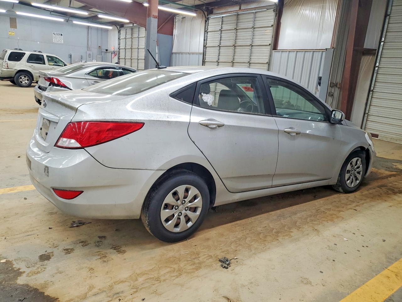 2016 Hyundai Accent Se - Фото 3