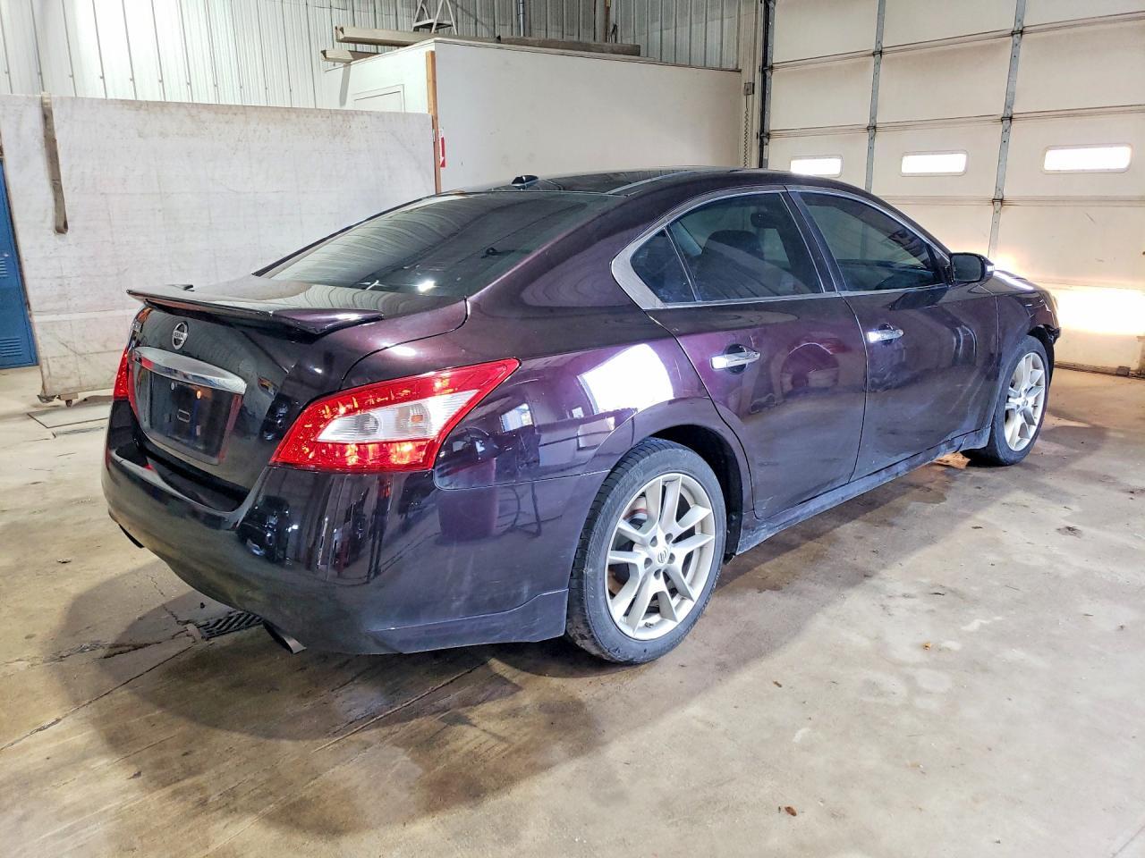 2010 Nissan Maxima 3.5 S - Фото 3