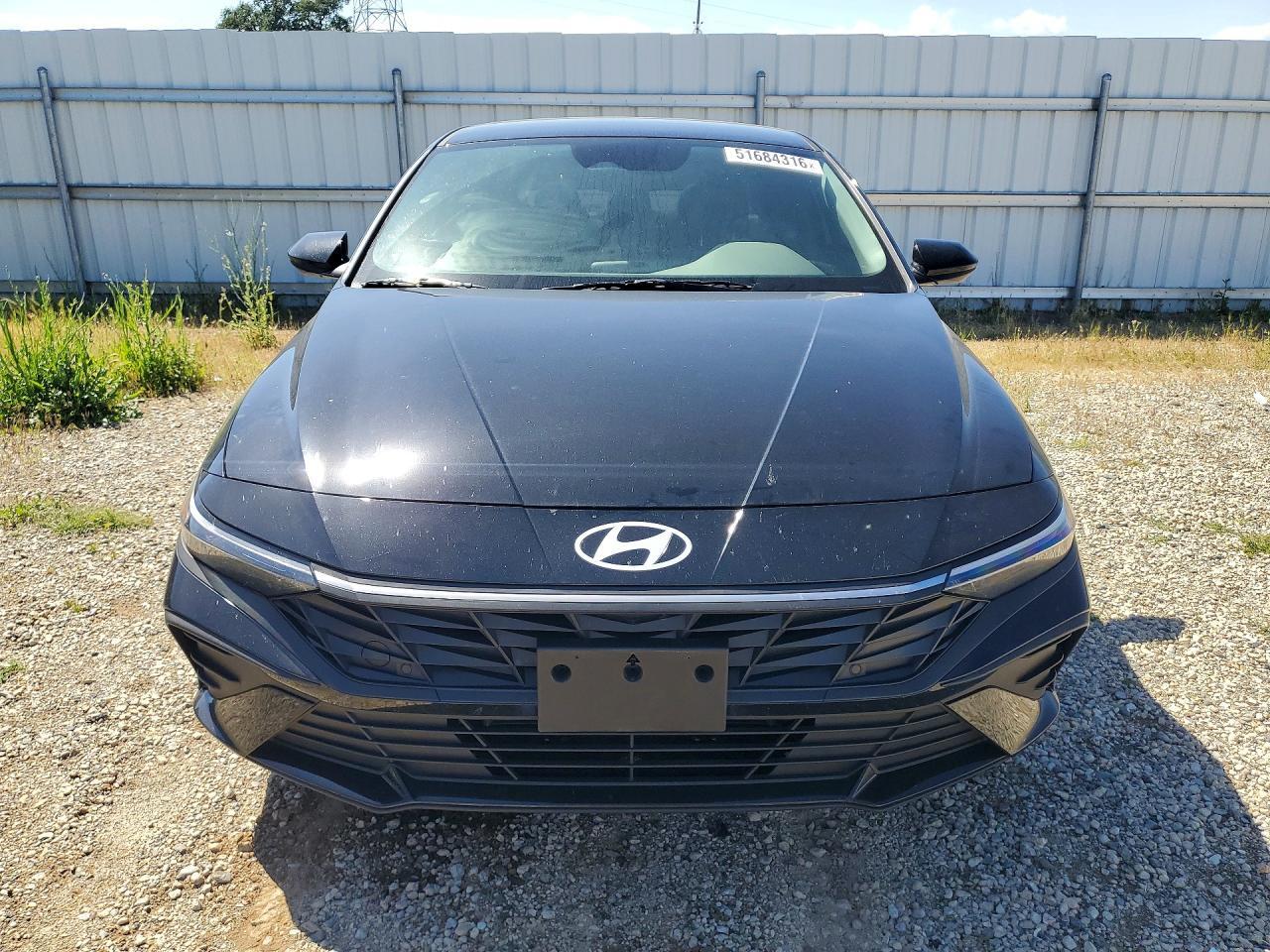 2025 Hyundai Elantra Hybrid Sel Sport - Image 5