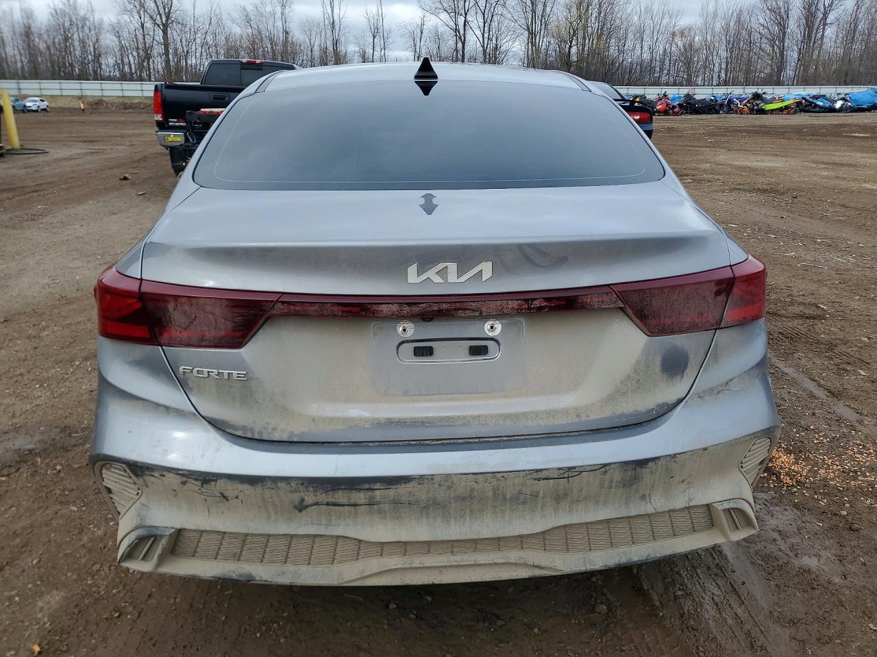 2023 Kia Forte Lxs - Image 6