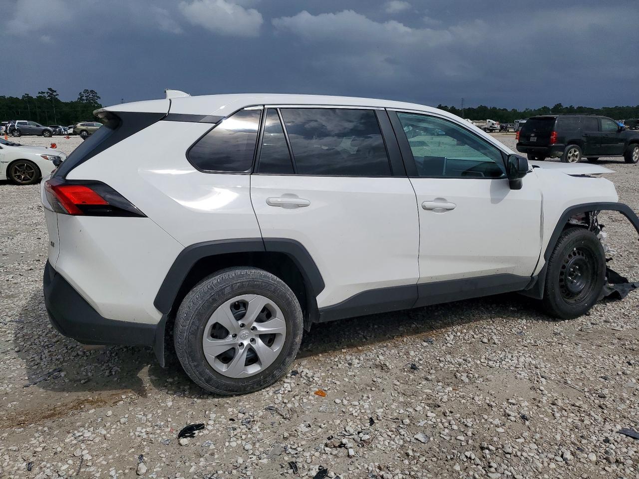 2025 Toyota Rav4 Le - Image 3