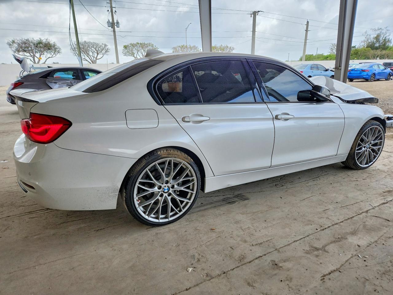2016 BMW 328 I Sulev - Image 3