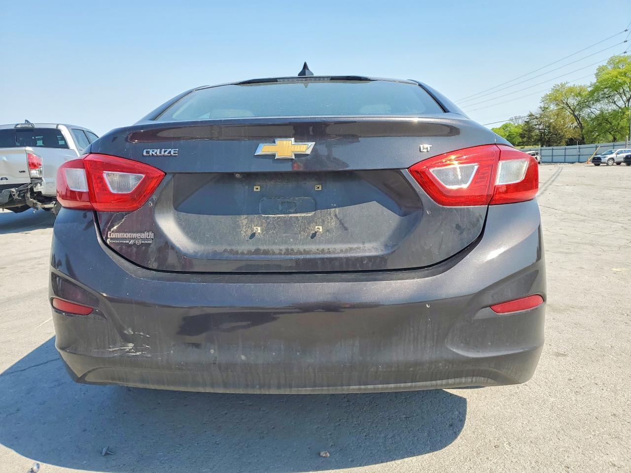 2017 Chevrolet Cruze Lt - Image 6