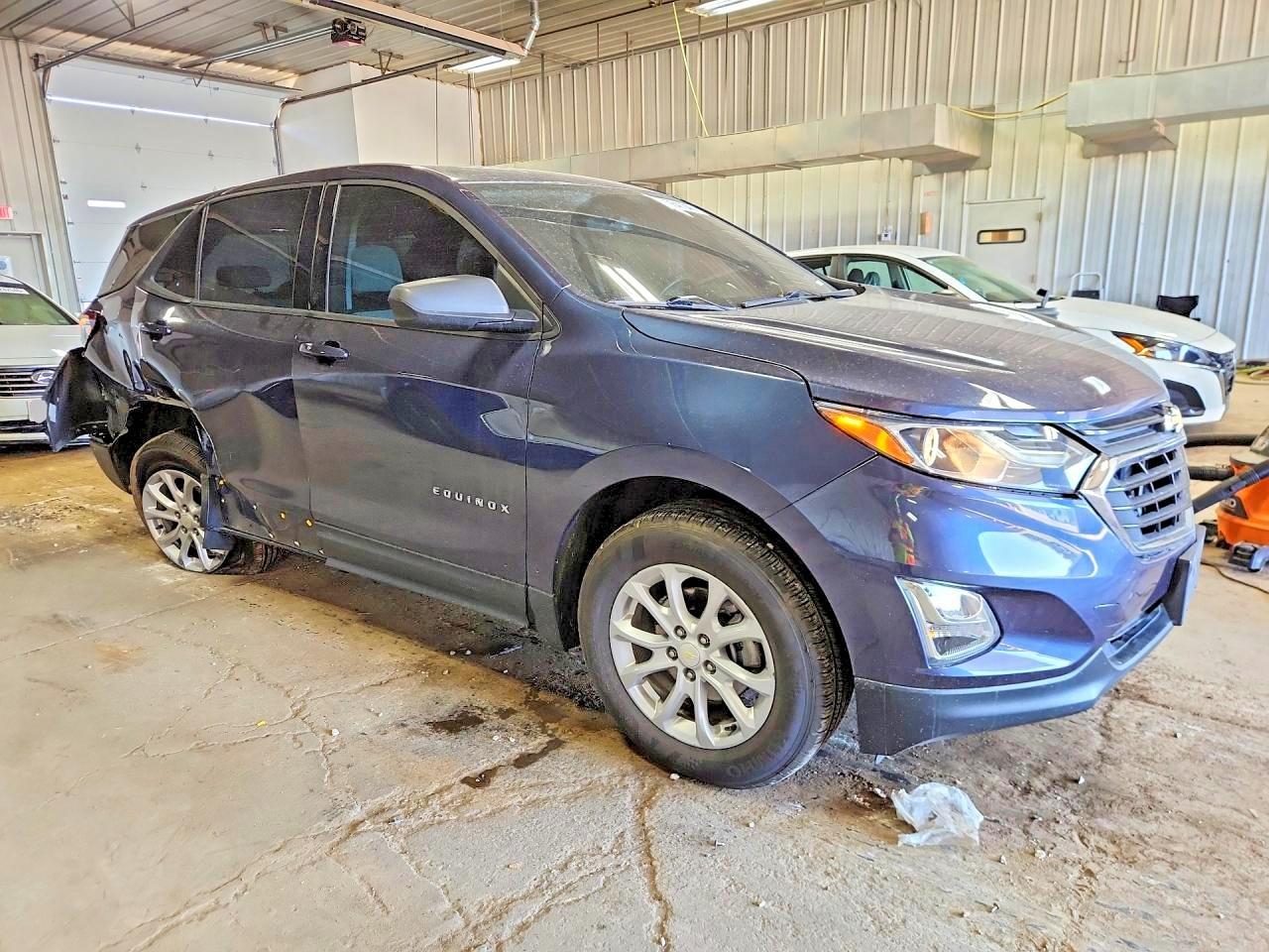2018 Chevrolet Equinox Ls - Image 4