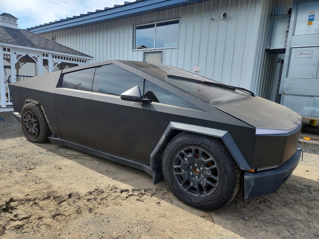 2024 Tesla Cybertruck - Image 4