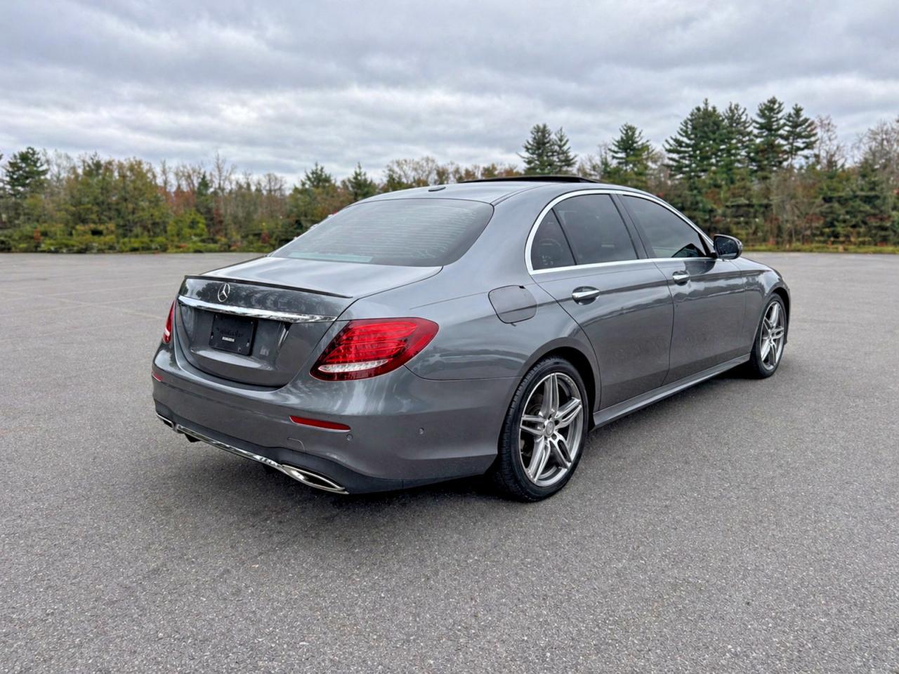 2017 Mercedes-Benz E 300 4Matic - Image 4