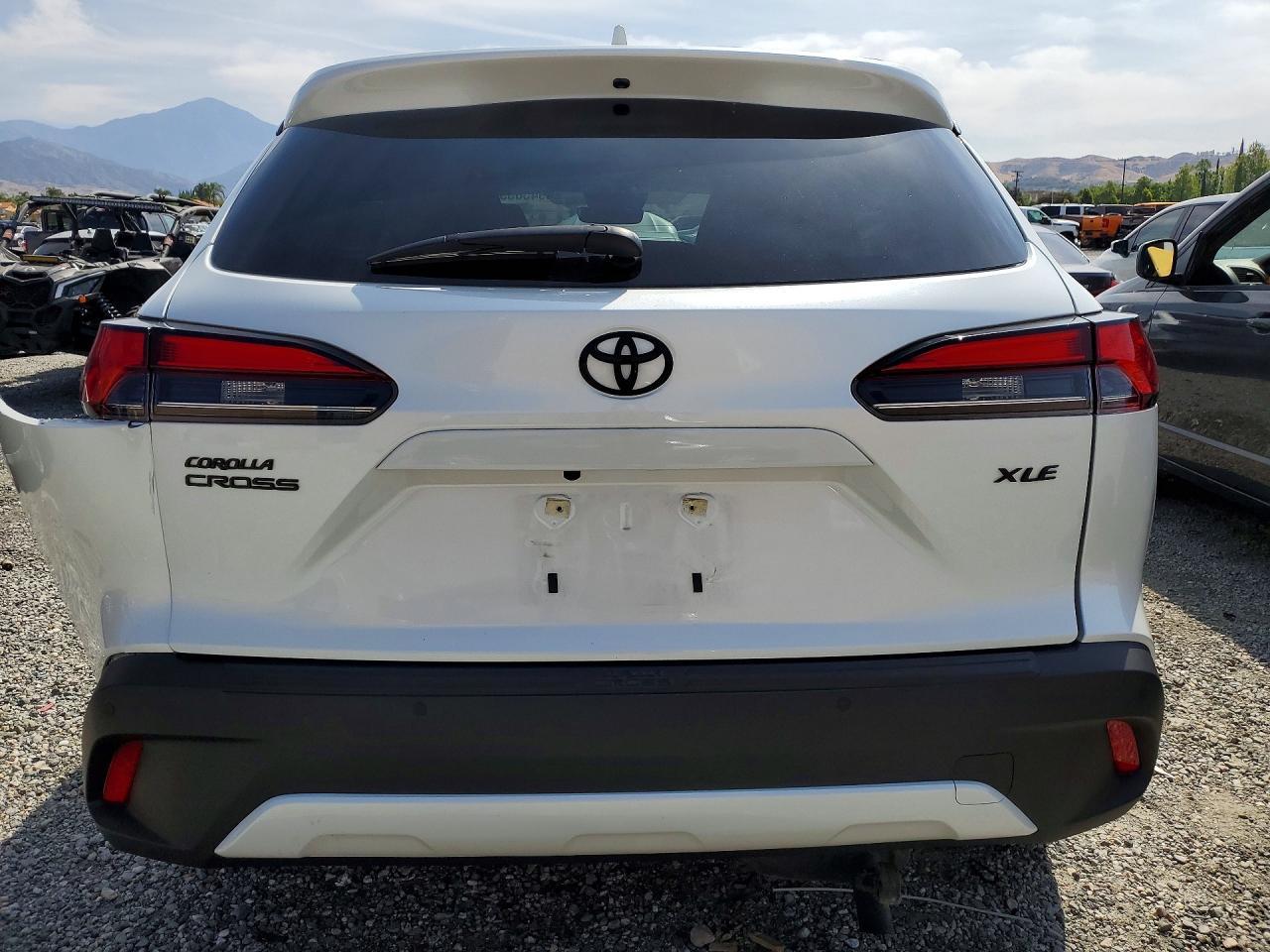 2023 Toyota Corolla Cross Xle - Фото 6