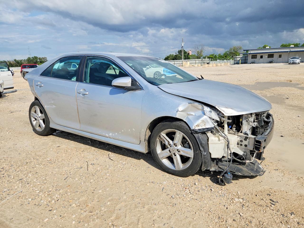 2014 Toyota Camry Se - Фото 4