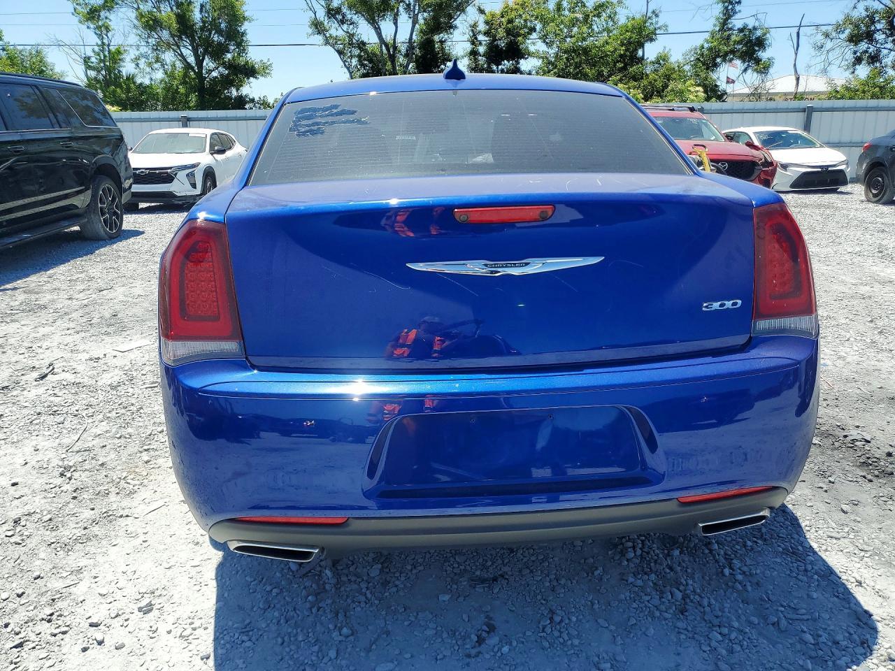 2020 Chrysler 300 Touring - Image 6