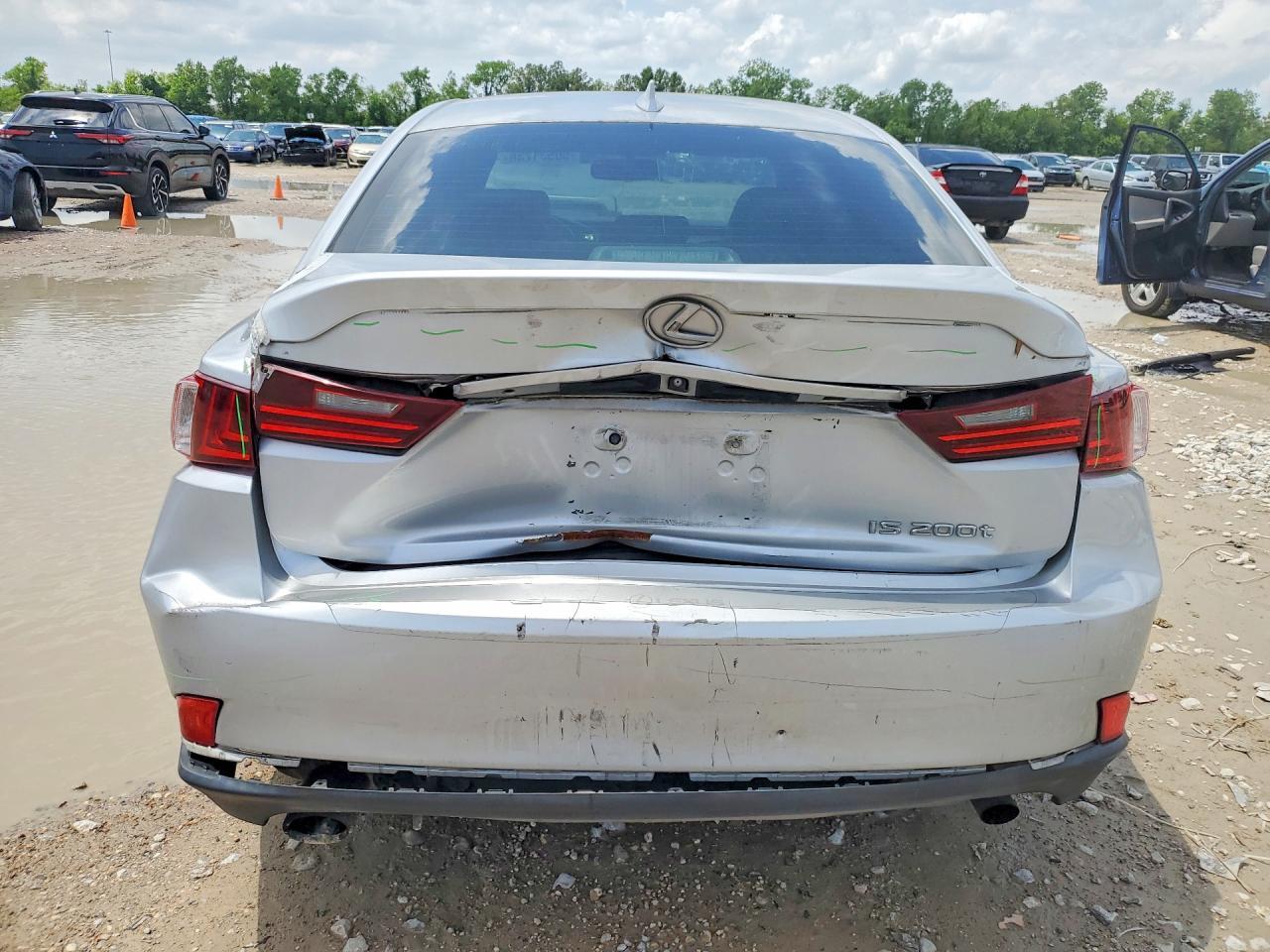 2016 Lexus Is 200T - Фото 6