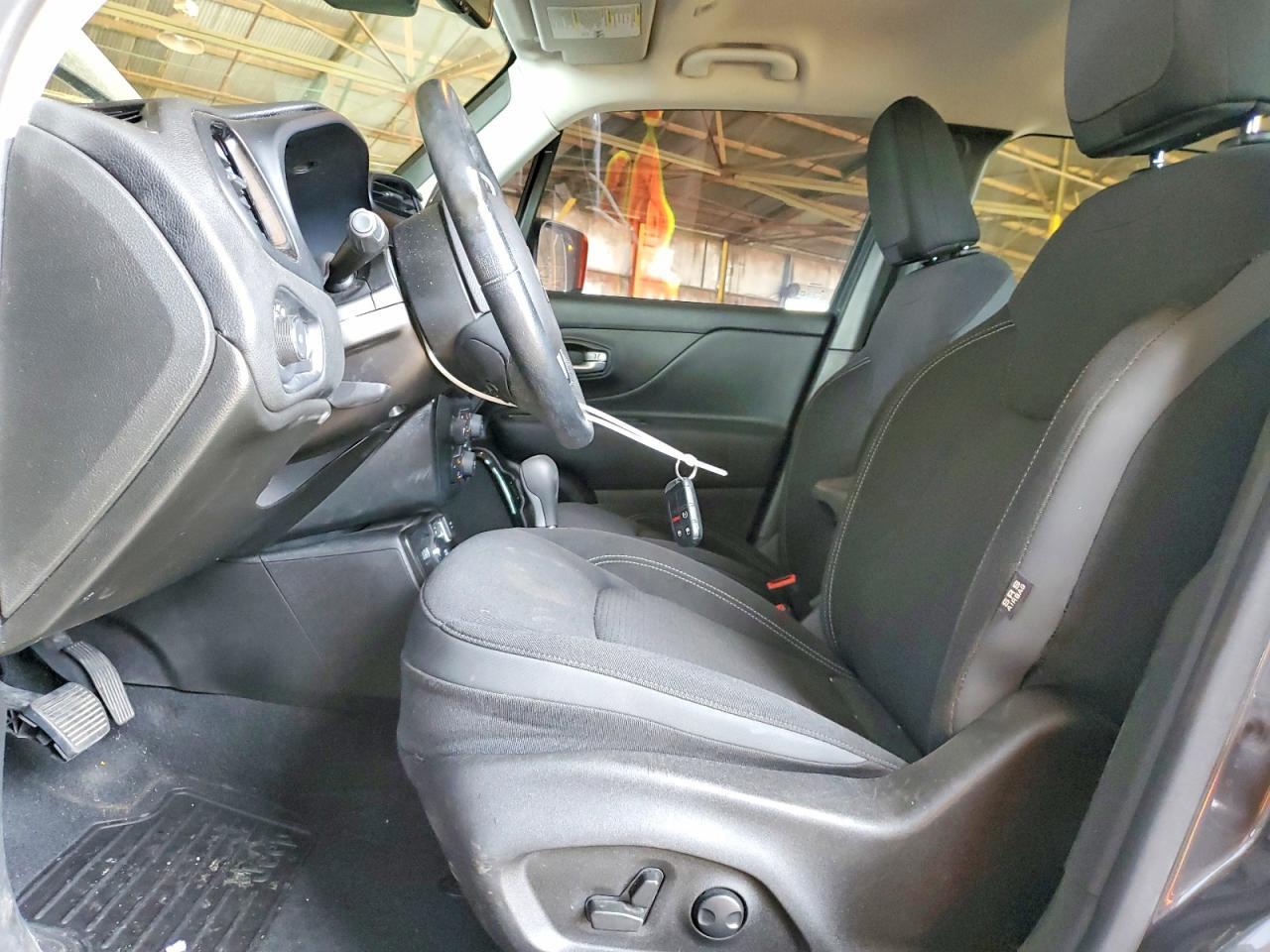 2023 Jeep Renegade Altitude - Image 7