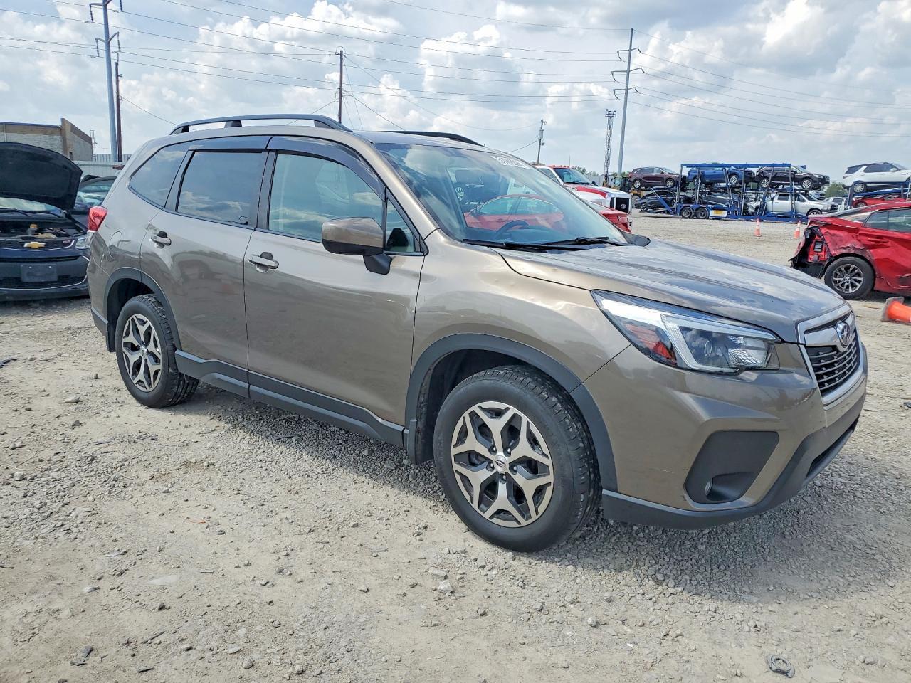 2021 Subaru Forester Premium - Image 4