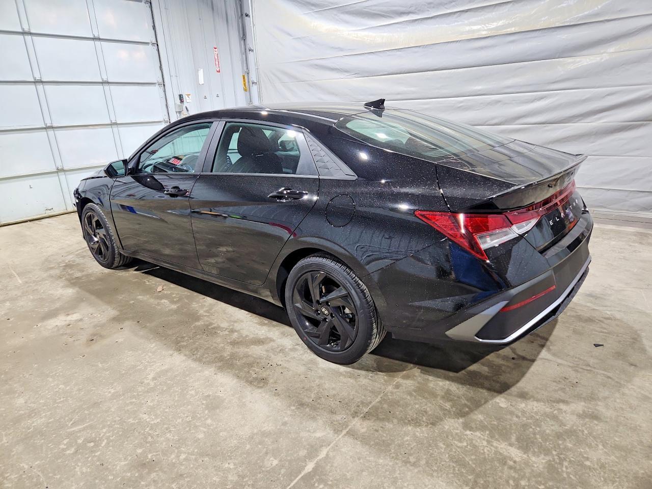 2026 Hyundai Elantra Sel Sport - Image 2