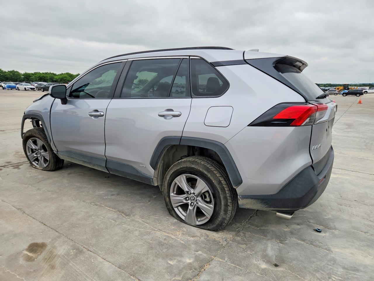 2022 Toyota Rav4 Xle - Фото 2